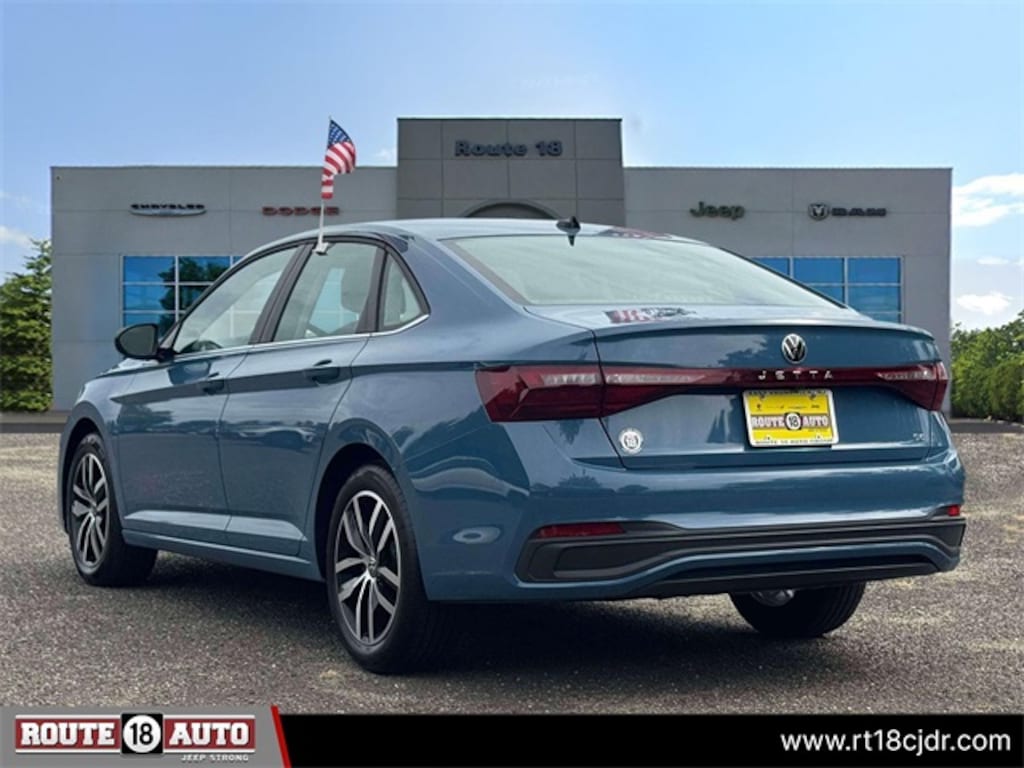 Used 2025 Volkswagen Jetta 1.5T SE Sedan
