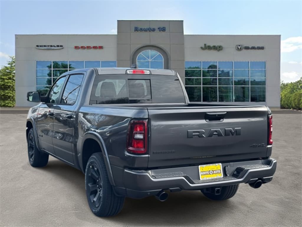 New 2026 Ram 1500 BIG HORN CREW CAB 4X4 5'7 BOX Pickup
