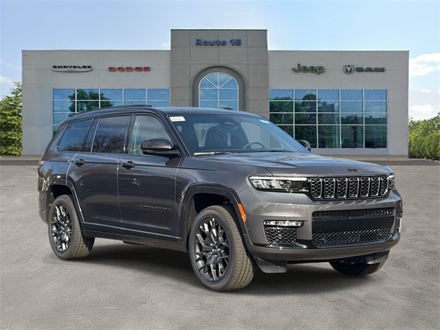 2025 Jeep Grand Cherokee L Summit's photo