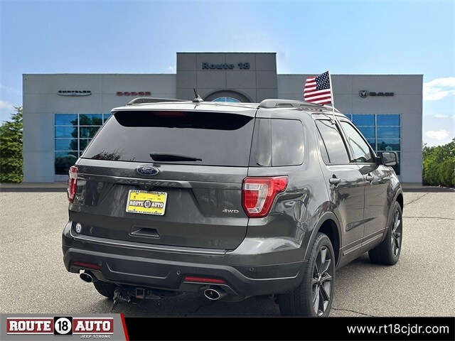 2018 Ford Explorer XLT photo 3