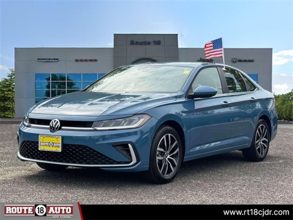 Used 2025 Volkswagen Jetta 1.5T SE Sedan