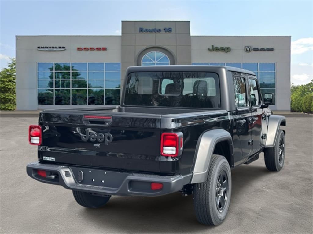 New 2026 Jeep Gladiator SPORT 4X4 Pickup