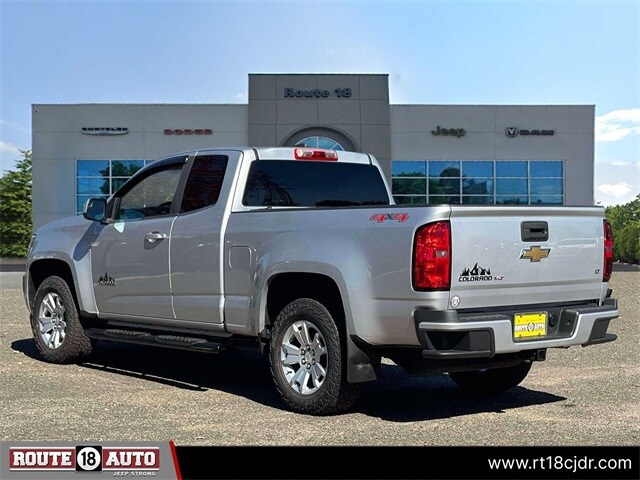 2018 Chevrolet Colorado LT photo 2