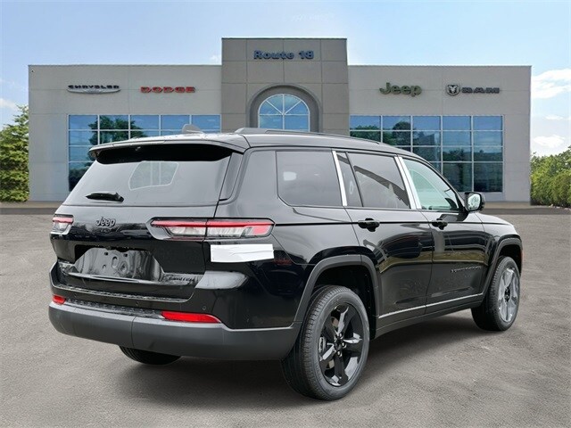 2025 Jeep Grand Cherokee Limited Sport photo 4