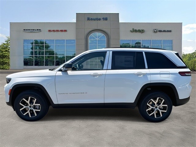 2025 Jeep Grand Cherokee Limited Sport photo 3