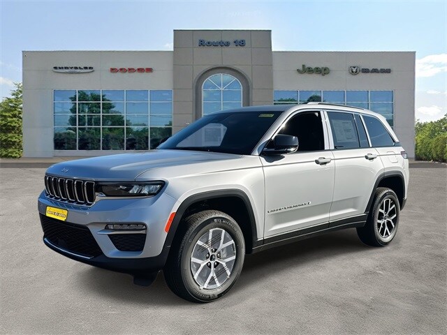 2025 Jeep Grand Cherokee Limited Sport photo 2