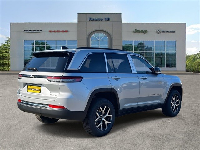 2025 Jeep Grand Cherokee Limited Sport photo 4