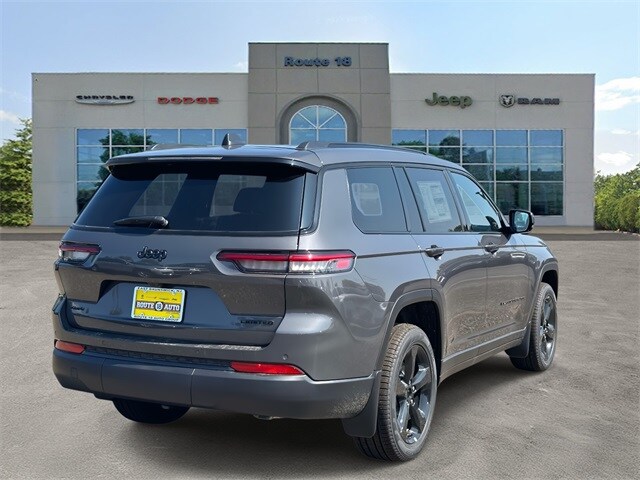 2025 Jeep Grand Cherokee Limited Sport photo 4