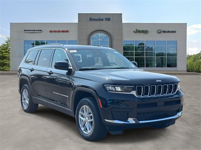 2025 Jeep Grand Cherokee L Laredo's photo