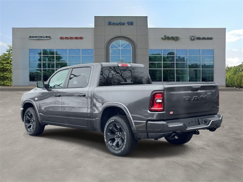 New 2026 Ram 1500 BIG HORN CREW CAB 4X4 5'7 BOX Pickup