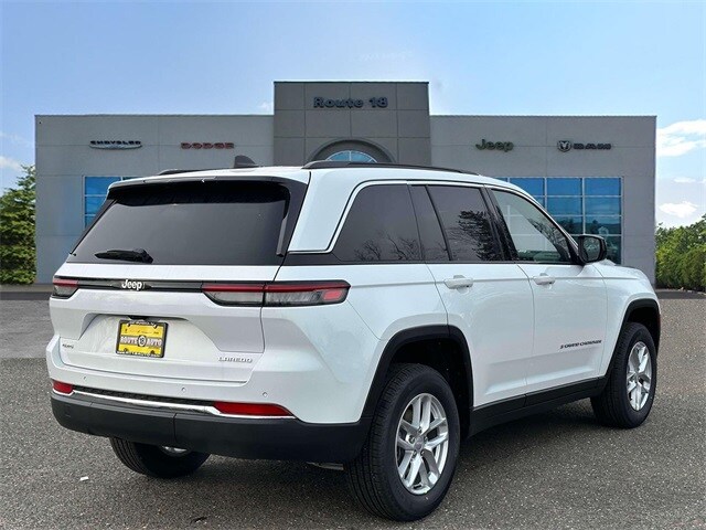 2025 Jeep Grand Cherokee Laredo X photo 2