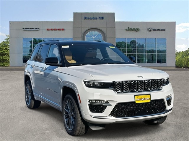 2025 Jeep Grand Cherokee Summit's photo