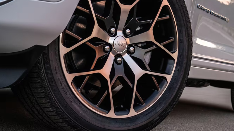 2025 Jeep Grand Cherokee Aluminum Wheels