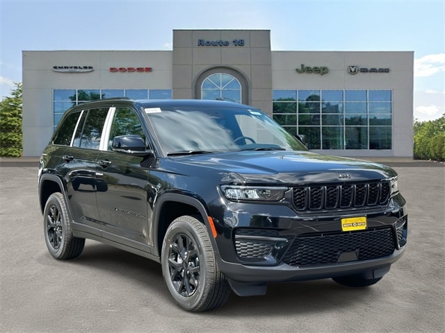 2025 Jeep Grand Cherokee Altitude's photo