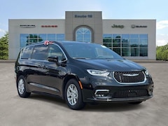 2026 Chrysler Pacifica SELECT Passenger Van
