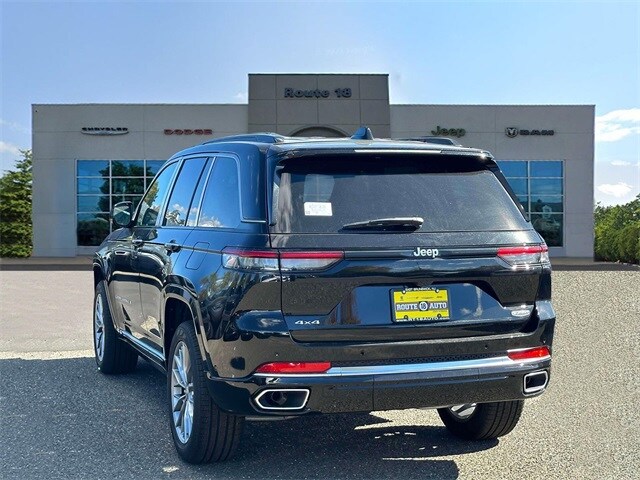 2025 Jeep Grand Cherokee Summit photo 3