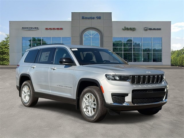 2025 Jeep Grand Cherokee L Laredo's photo