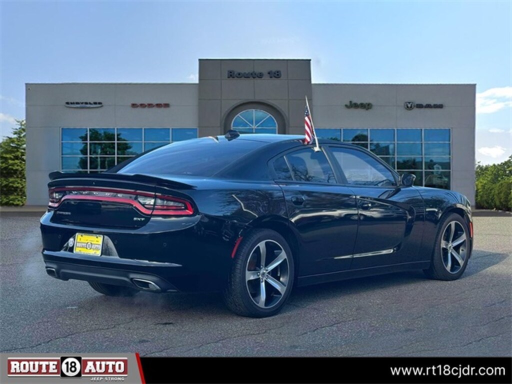 Used 2017 Dodge Charger SXT Sedan