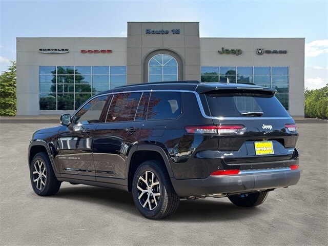 2025 Jeep Grand Cherokee Limited Sport photo 3