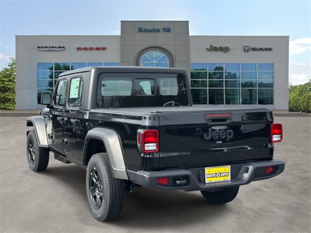 New 2026 Jeep Gladiator SPORT 4X4 Pickup