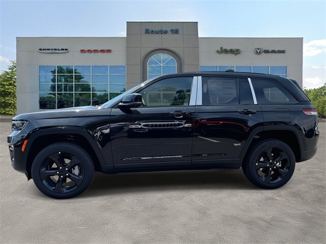2025 Jeep Grand Cherokee Limited photo 3
