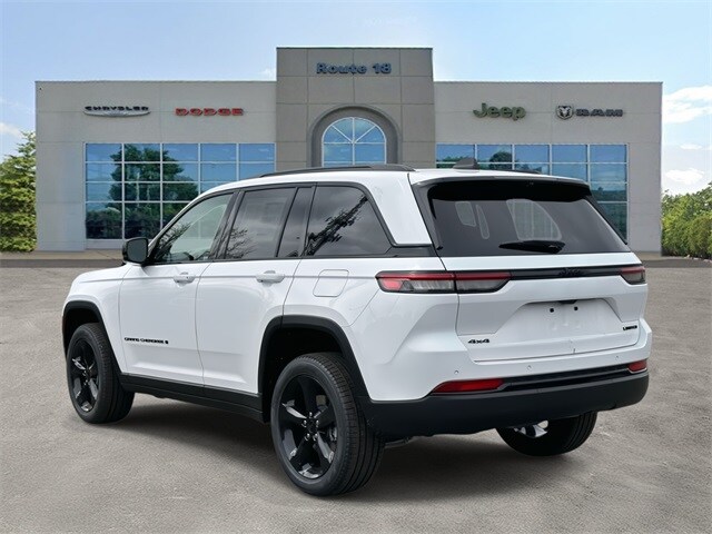 2025 Jeep Grand Cherokee Limited Sport photo 4