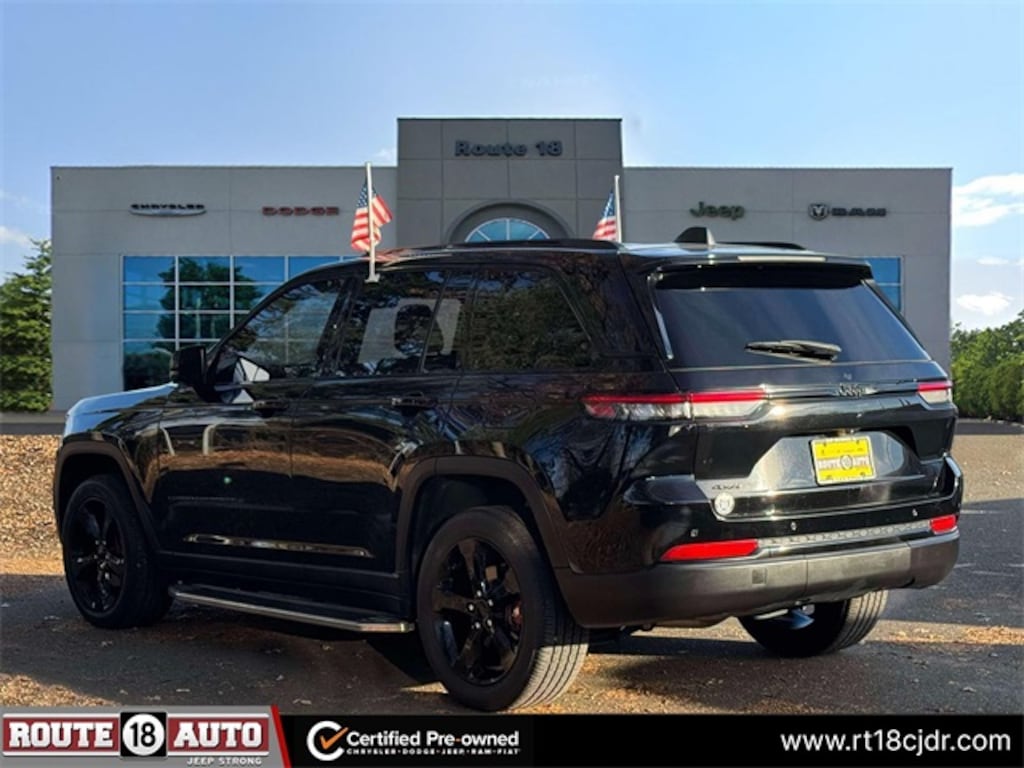 Used 2023 Jeep Grand Cherokee Altitude SUV