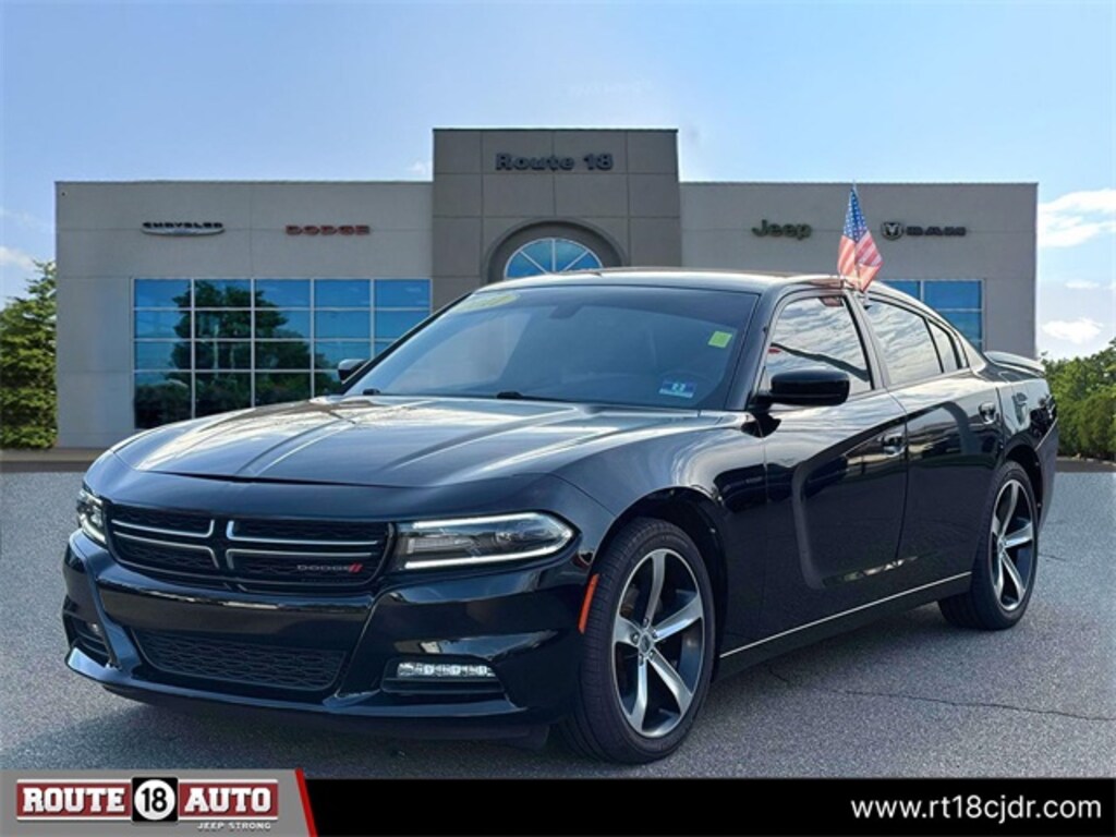 Used 2017 Dodge Charger SXT Sedan