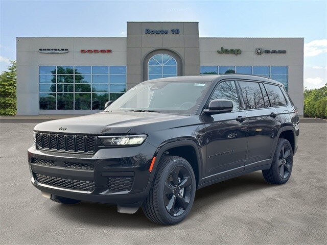 2025 Jeep Grand Cherokee Altitude photo 4