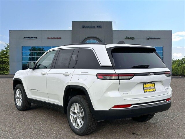 2025 Jeep Grand Cherokee Laredo X photo 3