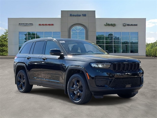 2025 Jeep Grand Cherokee Altitude's photo