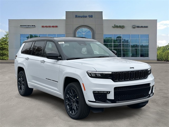 2025 Jeep Grand Cherokee L Summit's photo