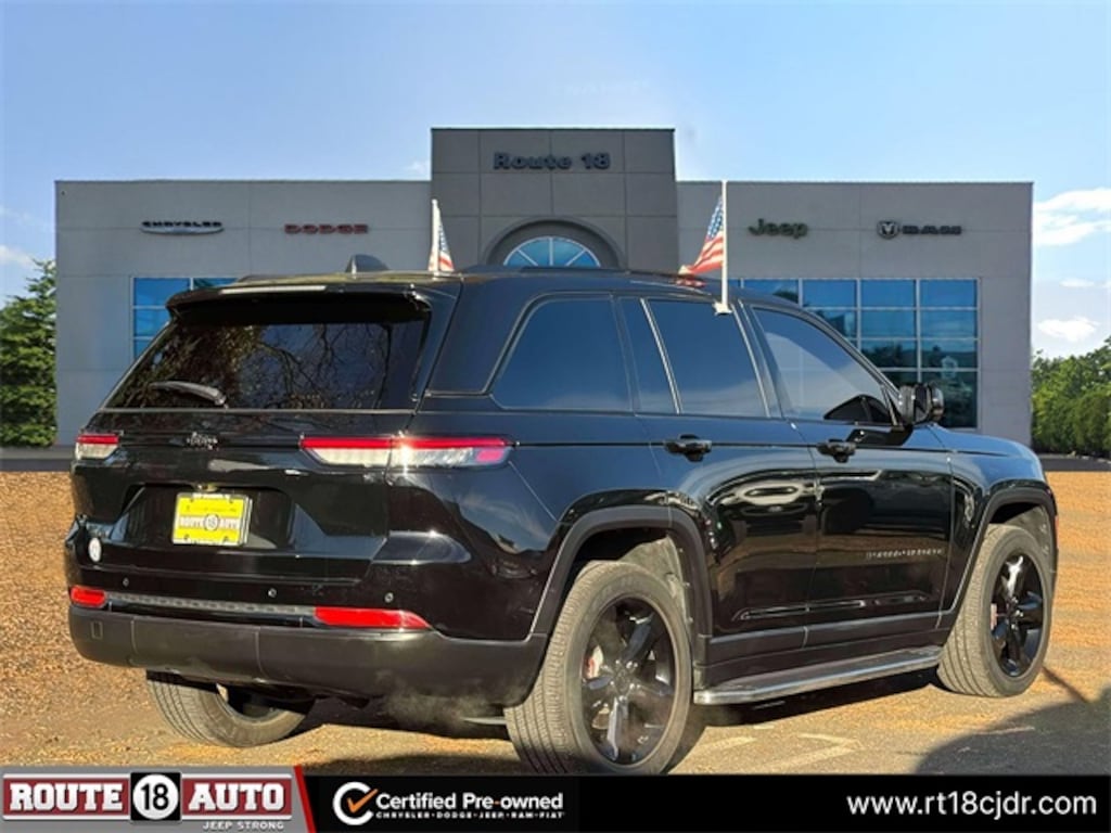 Used 2023 Jeep Grand Cherokee Altitude SUV