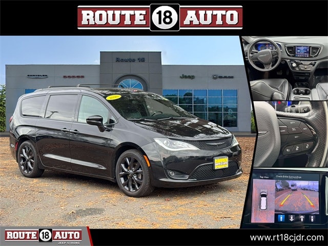 2020 Chrysler Pacifica Limited's photo