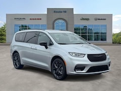 2026 Chrysler Pacifica LIMITED AWD Passenger Van