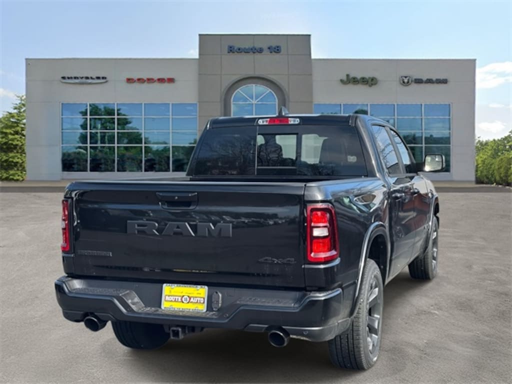 New 2026 Ram 1500 BIG HORN CREW CAB 4X4 5'7 BOX Pickup