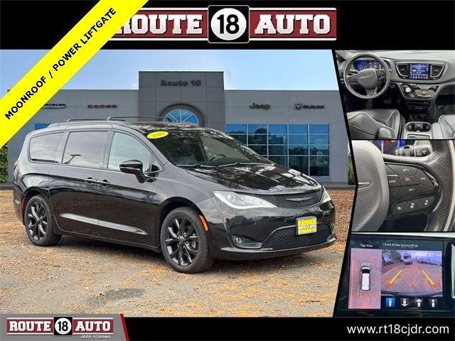 2020 Chrysler Pacifica Limited's photo