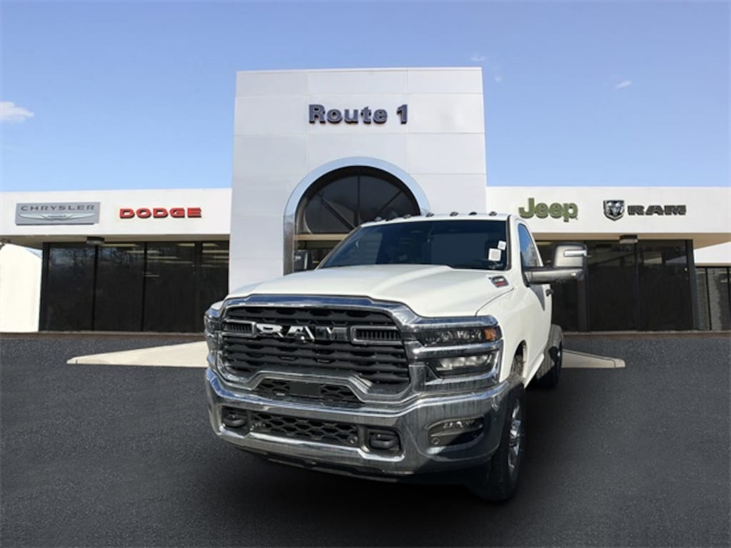 New 2026 Ram 3500 Chassis Cab TRADESMAN REGULAR 4X4 60' CA Pickup