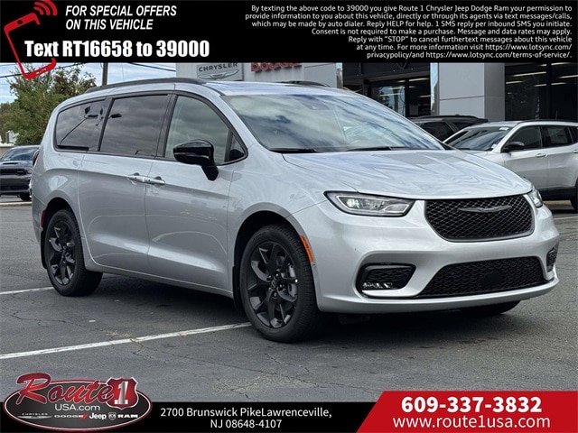 2026 Chrysler Pacifica Passenger Van 