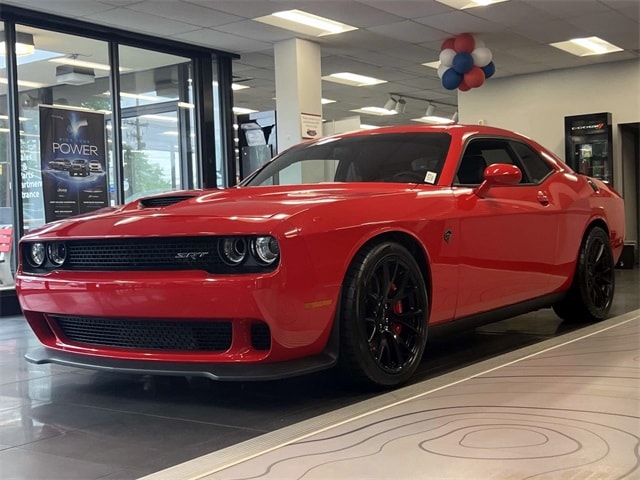 Used 2015 Dodge Challenger SRT with VIN 2C3CDZC95FH727109 for sale in Lawrence, NJ