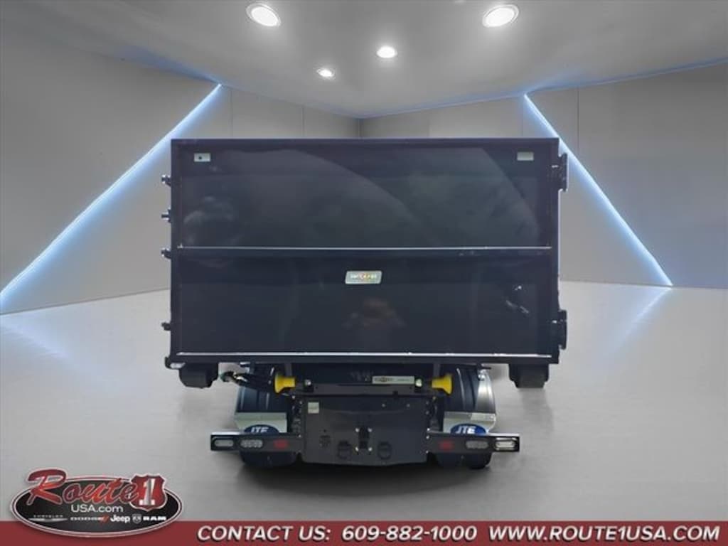 New 2026 Ram 5500 TRADESMAN CHASSIS CREW CAB 4X4 84' CA Switch-N-Go
