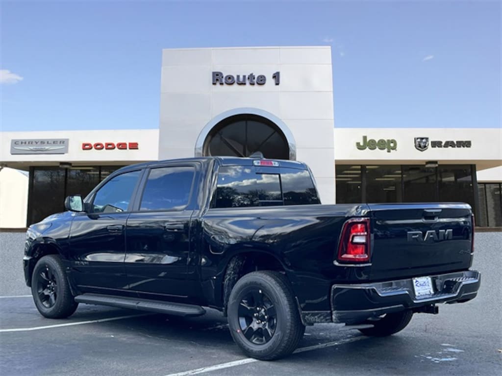 New 2025 Ram 1500 TRADESMAN CREW CAB 4X4 5'7 BOX Pickup