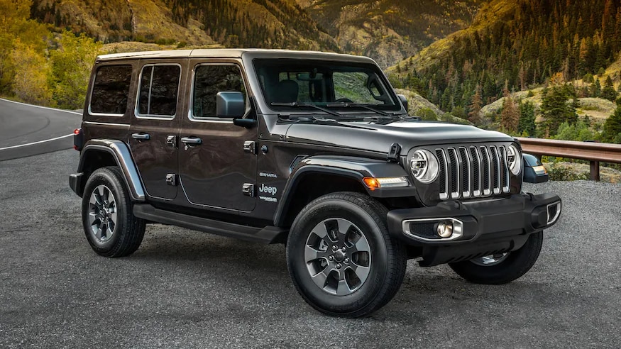2023-Jeep-Wrangler-Sahara-front-three-quarter-view-1.webp