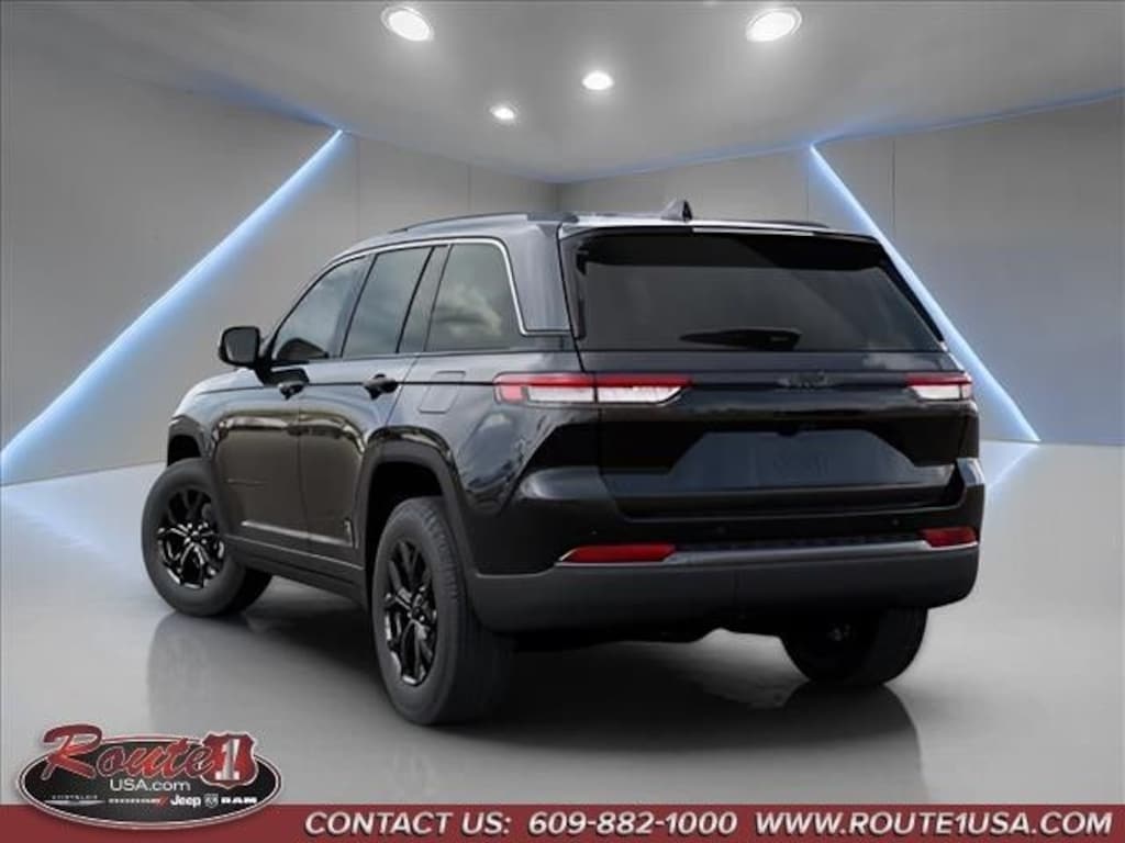 New 2026 Jeep Grand Cherokee LAREDO ALTITUDE 4X4 Sport Utility