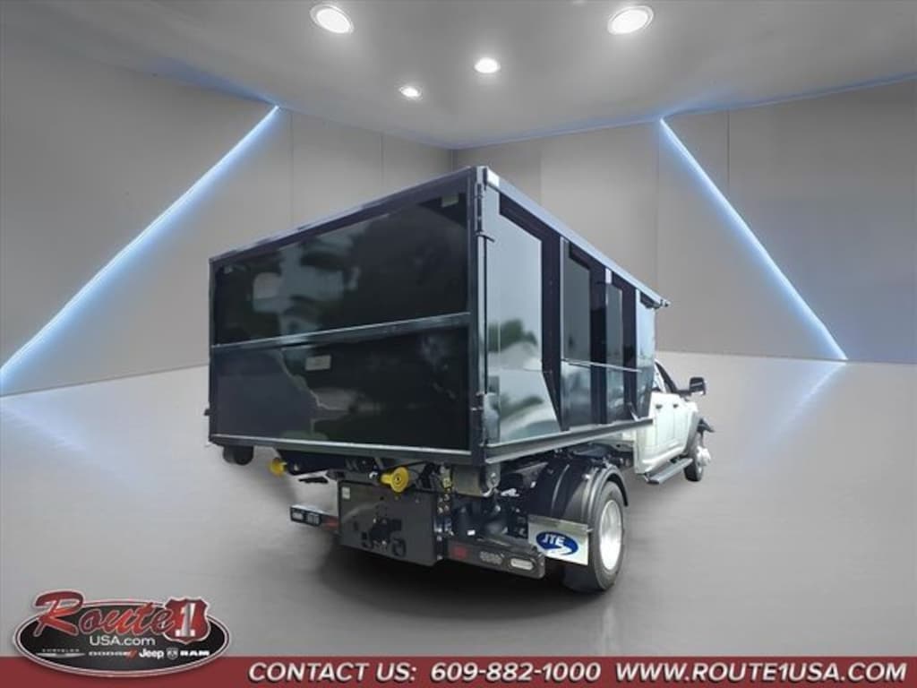 New 2026 Ram 5500 TRADESMAN CHASSIS CREW CAB 4X4 84' CA Switch-N-Go