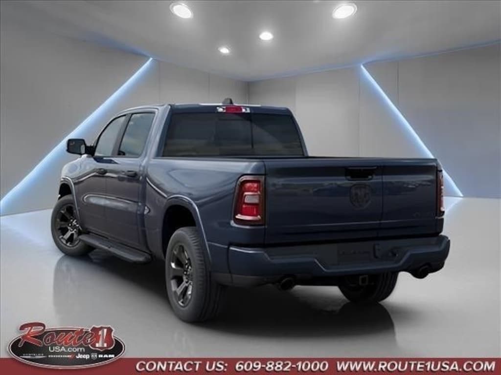 New 2026 Ram 1500 BIG HORN CREW CAB 4X4 6'4 BOX Pickup