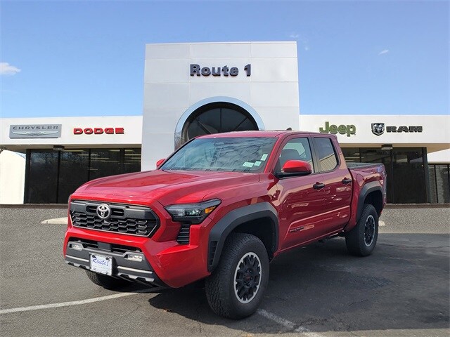 2024 Toyota Tacoma TRD Sport photo 2