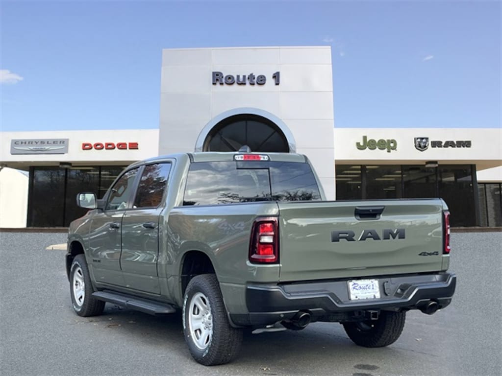 New 2026 Ram 1500 TRADESMAN CREW CAB 4X4 5'7 BOX Pickup