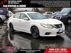 2017 Nissan Altima 2.5 S Sedan Glacier White