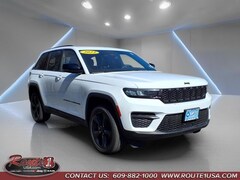 2023 Jeep Grand Cherokee Altitude SUV Bright White Clearcoat